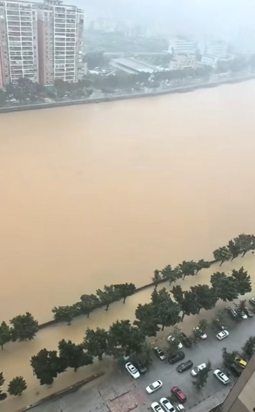 暴雨紅色預(yù)警！